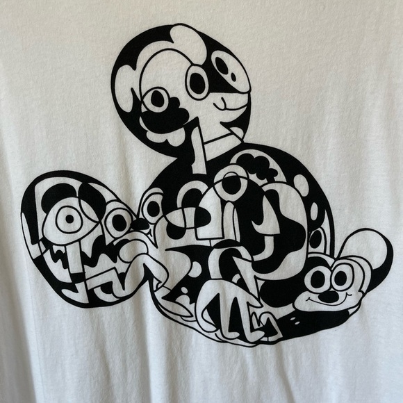 Disney Jon Bugerman design tee shirt in a extra large NWT - Picture 10 of 14